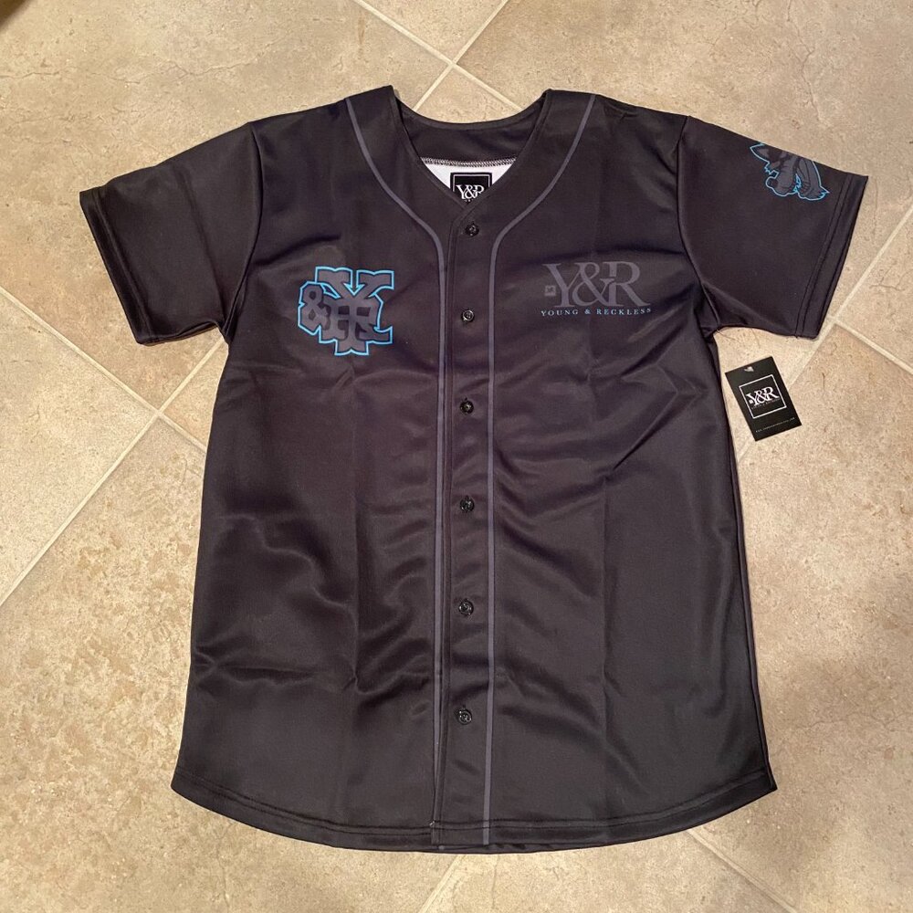 YOUNG & RECKLESS Logo Black Blue MEN’S SHORT SLEEVE SHIRT Nwot Large